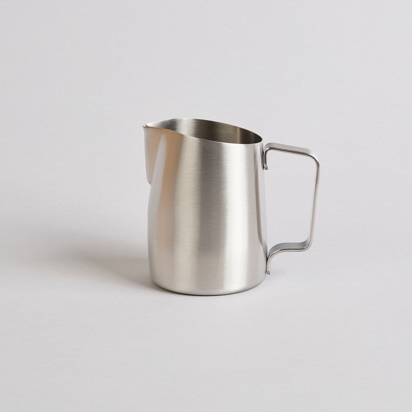 WPM Milk Pitcher 06 Round Spout
